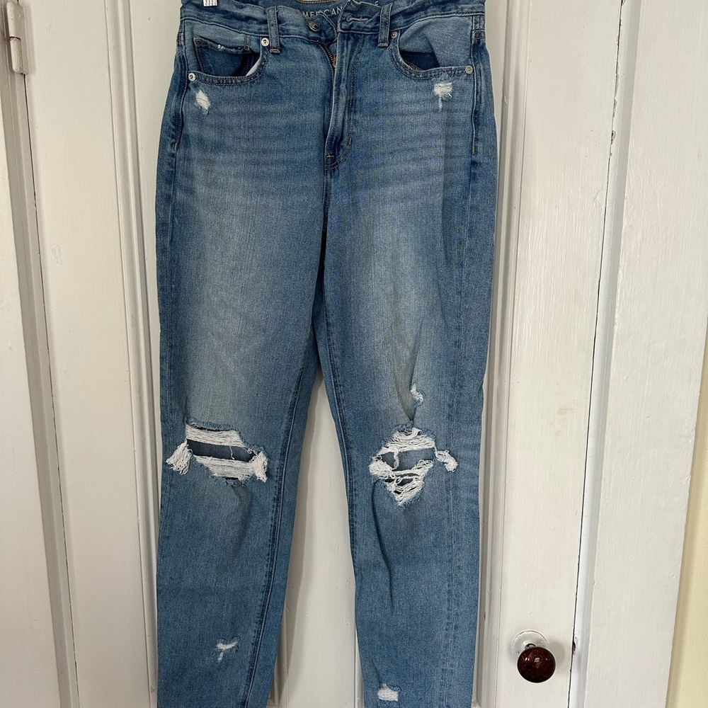American Eagle Outfitters High Rise Mom Blue Jeans